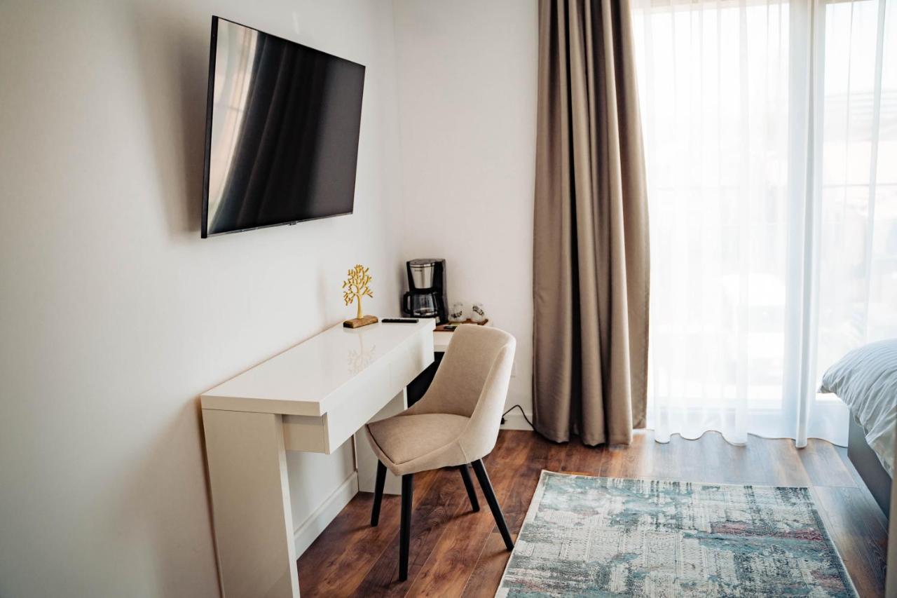 Hotel B4 Oradea Eksteriør billede