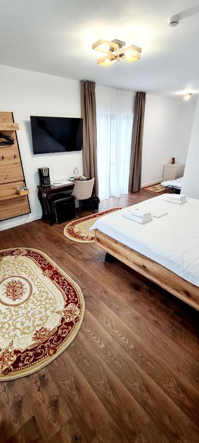 Hotel B4 Oradea Eksteriør billede