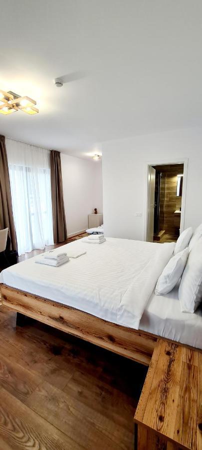 Hotel B4 Oradea Eksteriør billede