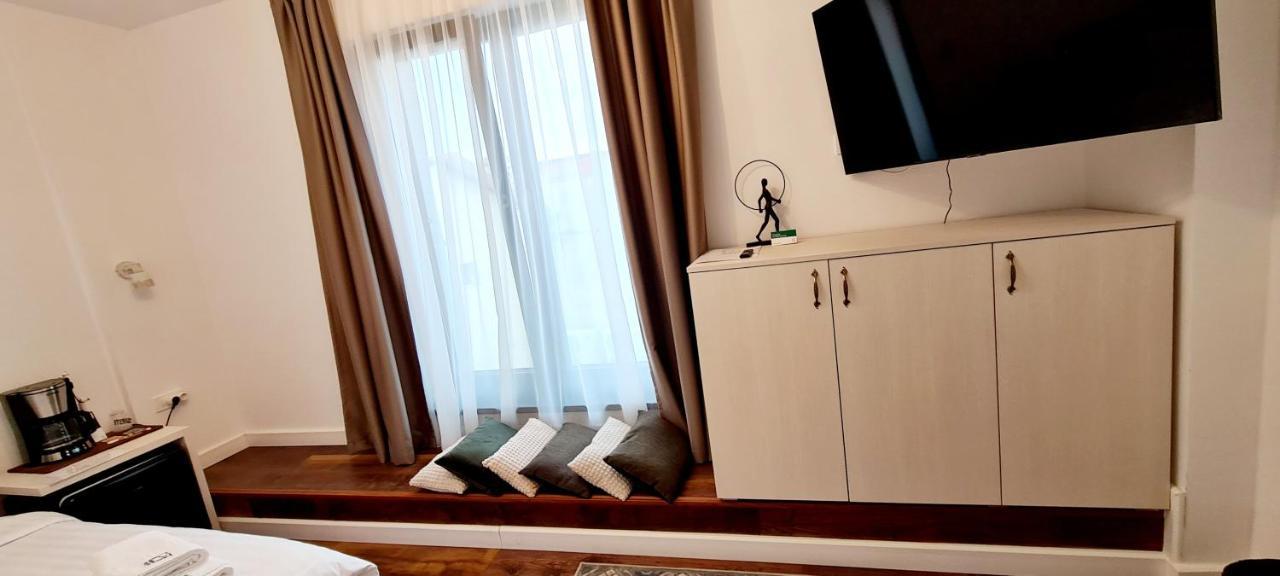 Hotel B4 Oradea Eksteriør billede