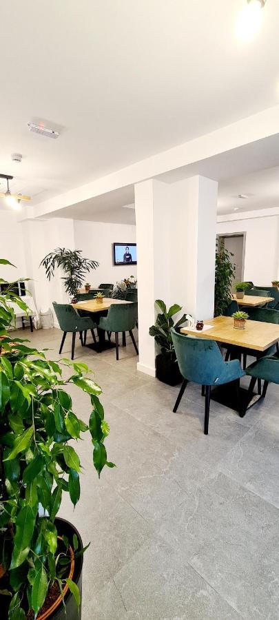 Hotel B4 Oradea Eksteriør billede
