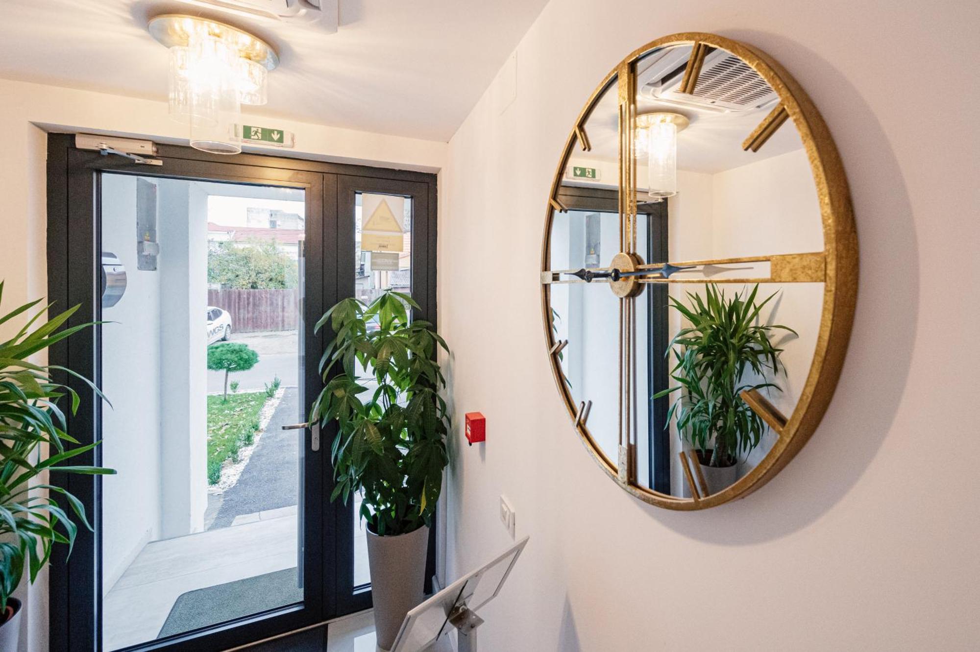 Hotel B4 Oradea Eksteriør billede